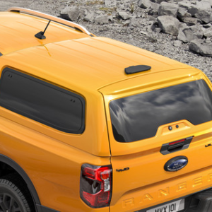 Trda streha s stranskimi okni, Cyber Orange